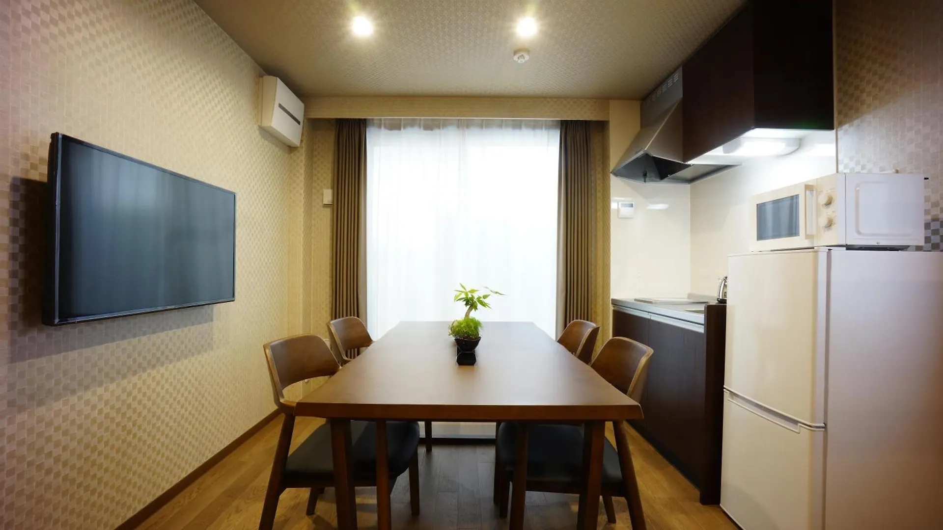 Rona Hotel Tōkyō
