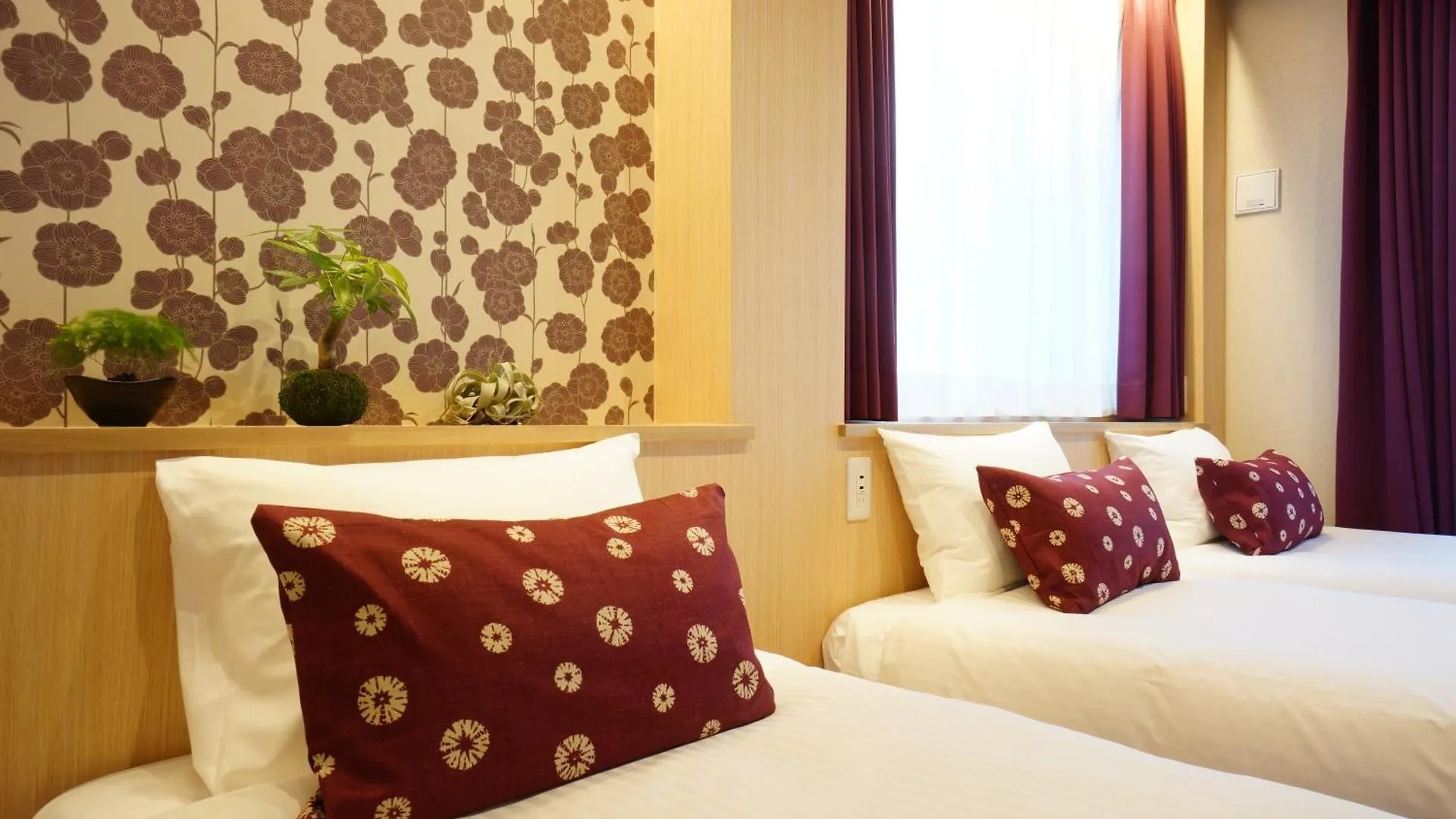 ***  Rona Hotel Tōkyō Japon