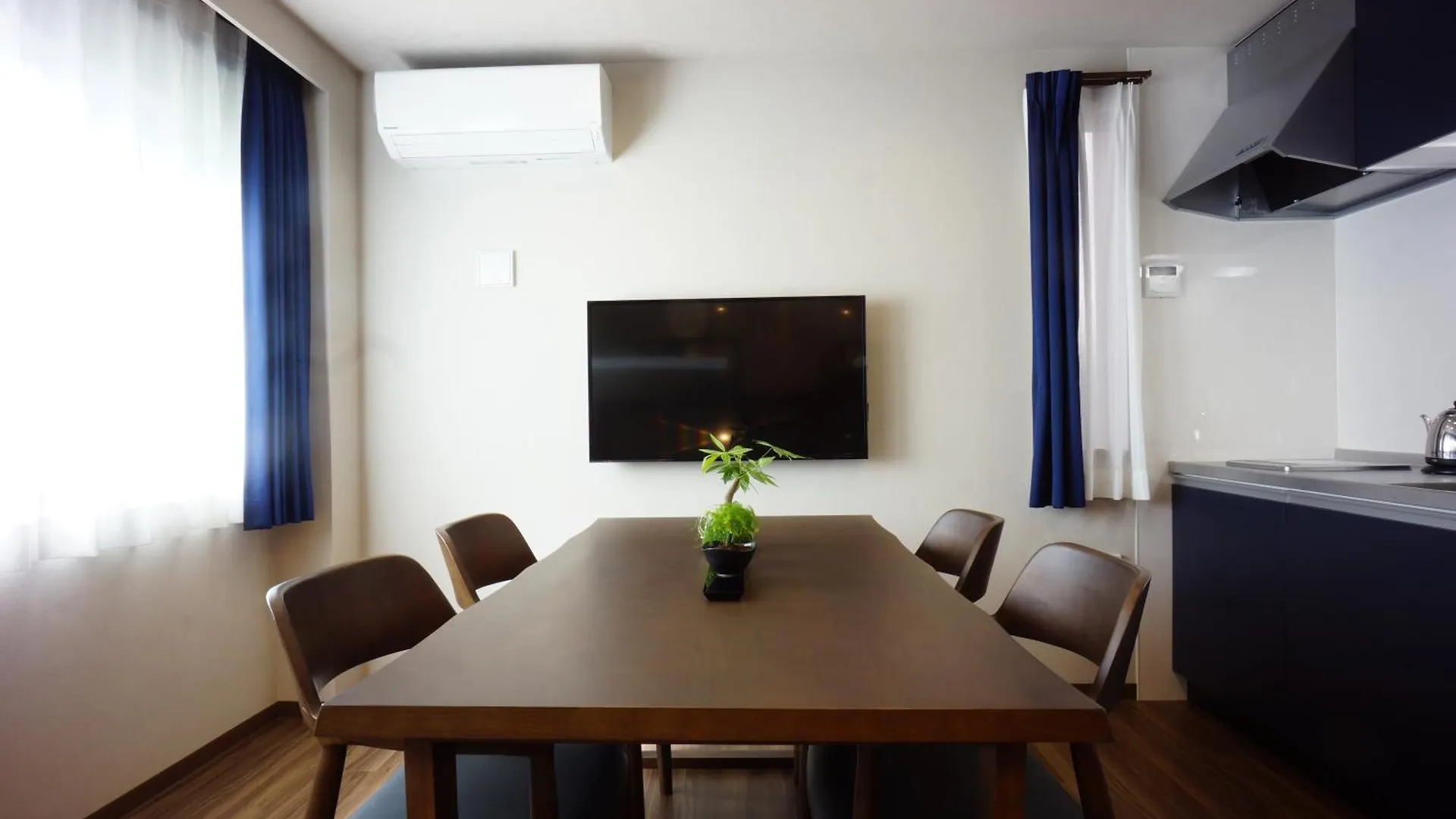 Rona Hotel Tokio